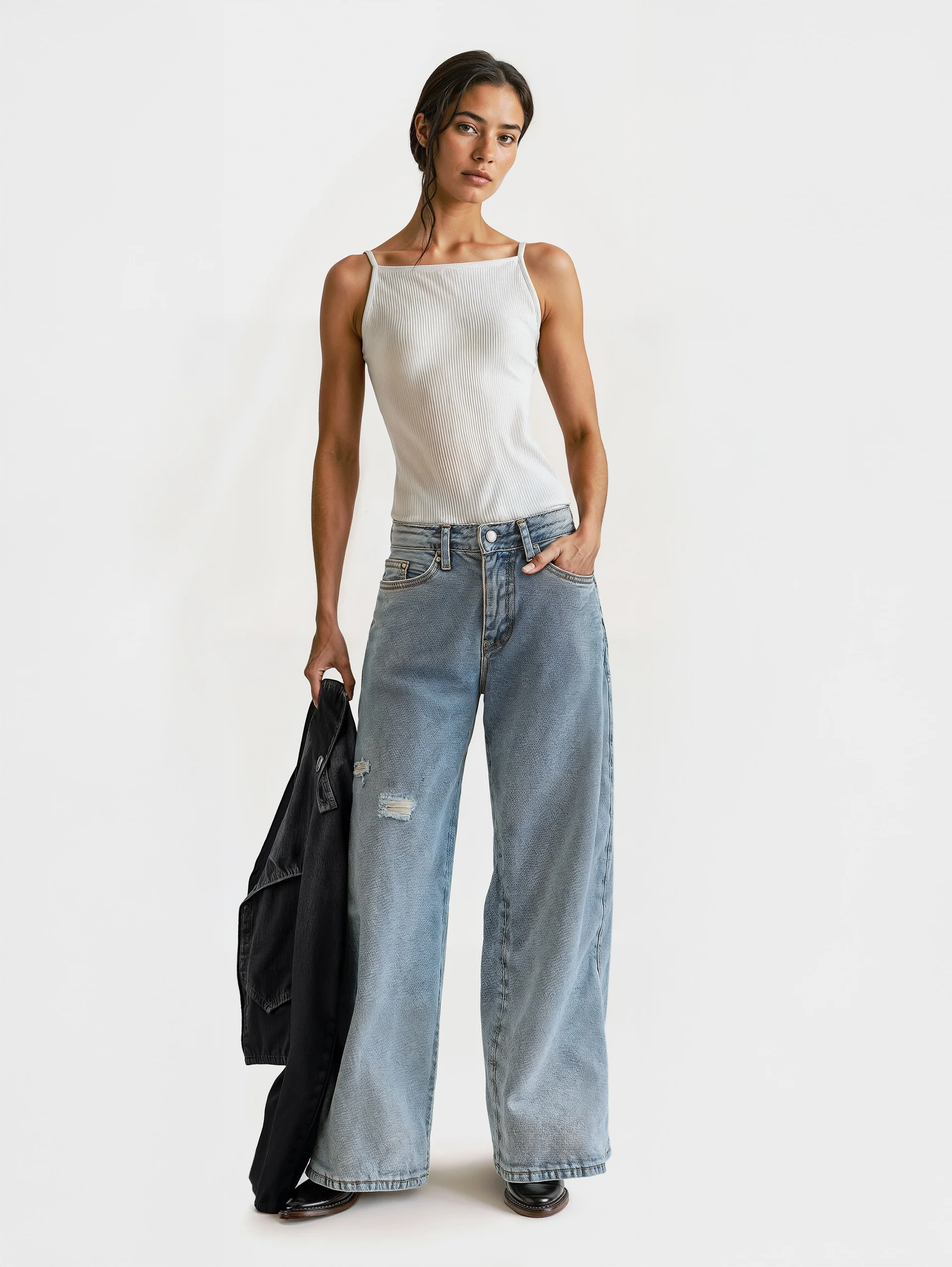 Women's Vintage Wide-Leg Distressed Denim Jeans - Relaxed Fit Light Wash - Wide-leg denim jeans